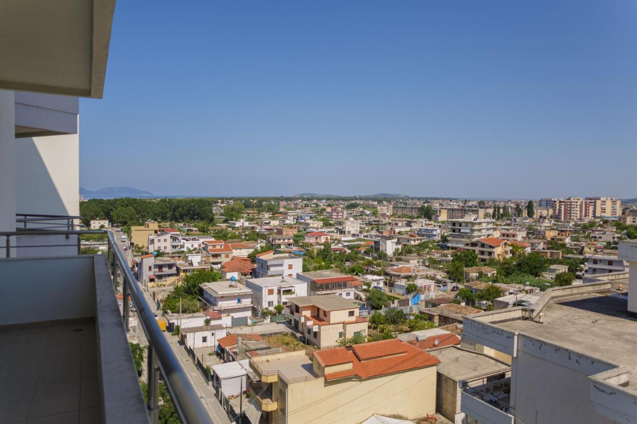 Gus Apartament Vlorë Esterno foto