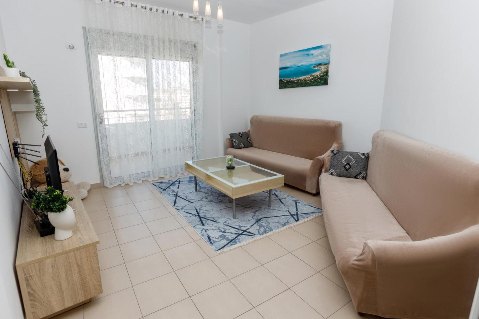 Gus Apartament Vlorë Esterno foto