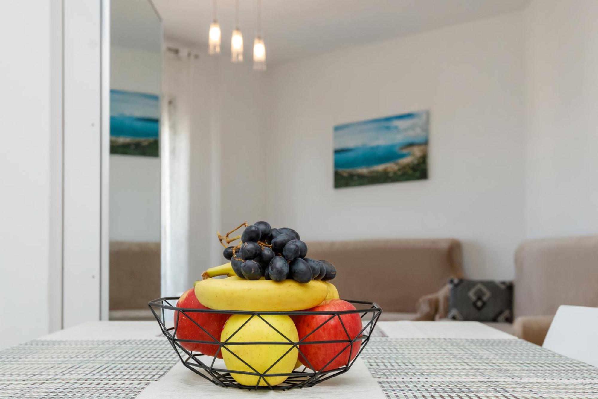 Gus Apartament Vlorë Esterno foto