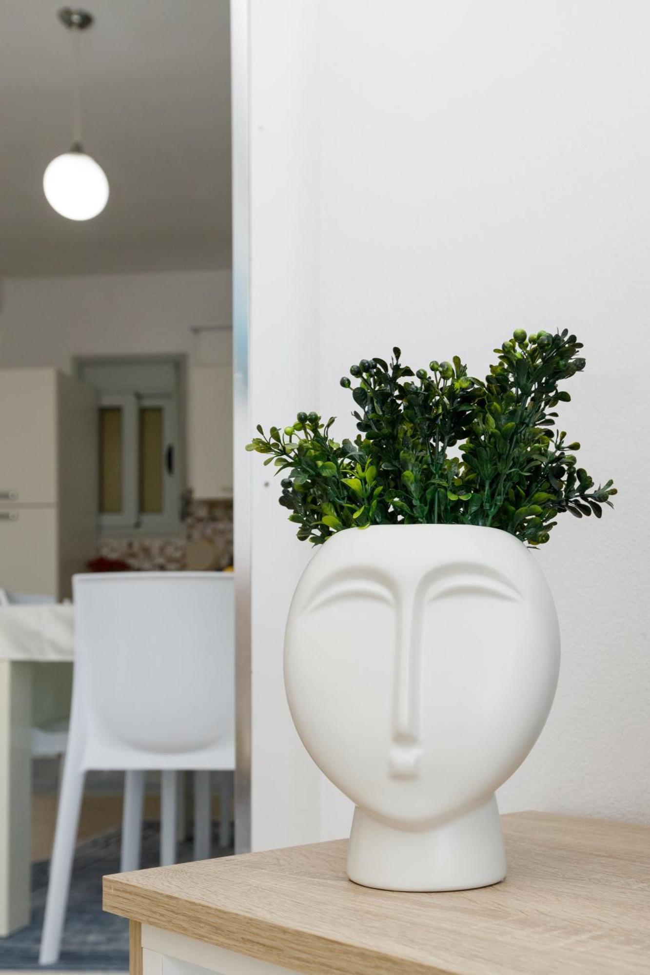 Gus Apartament Vlorë Esterno foto