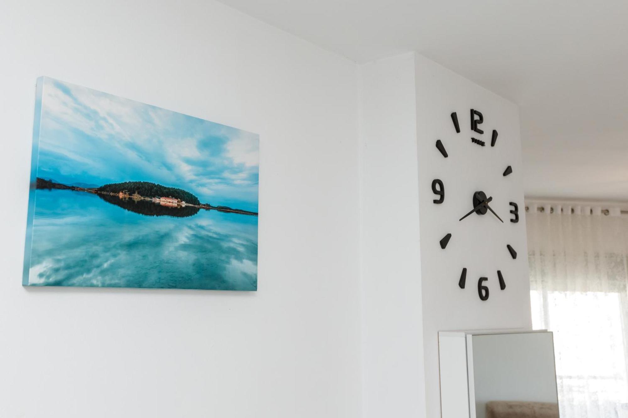 Gus Apartament Vlorë Esterno foto