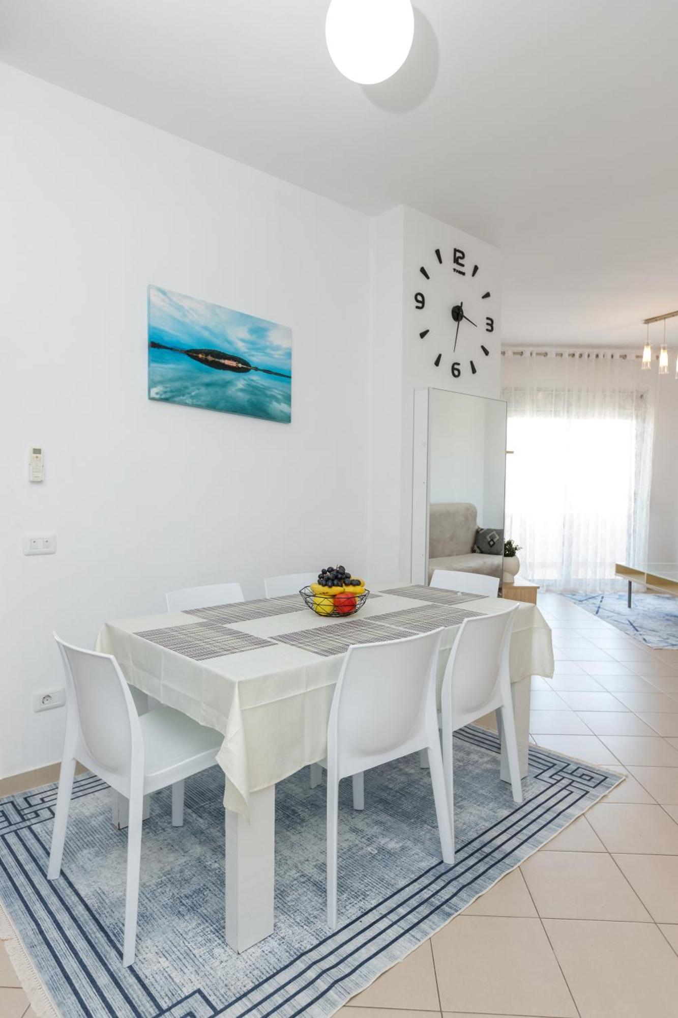 Gus Apartament Vlorë Esterno foto