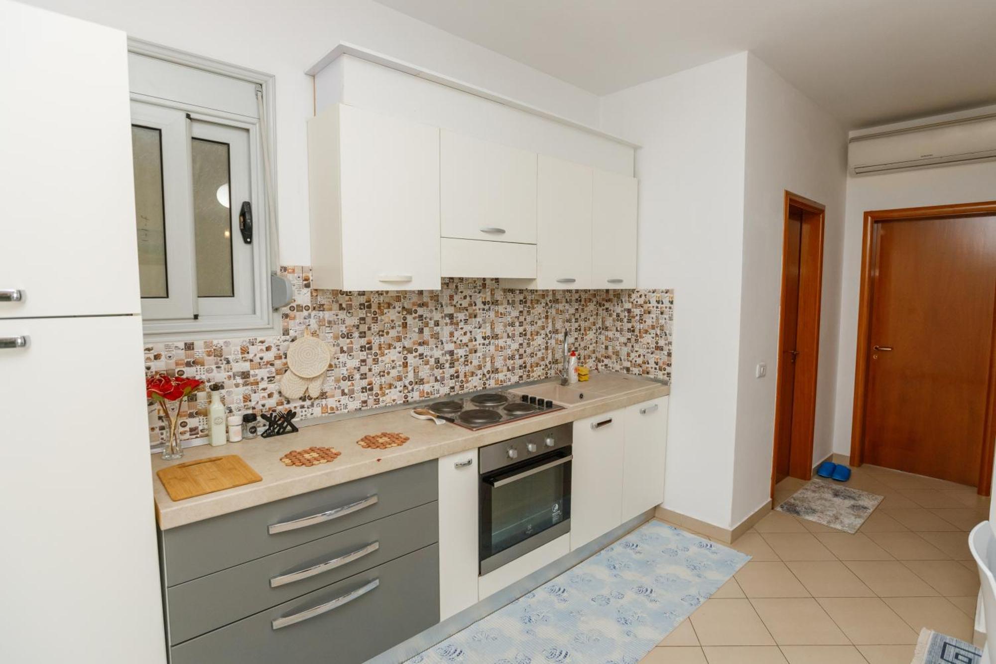 Gus Apartament Vlorë Esterno foto