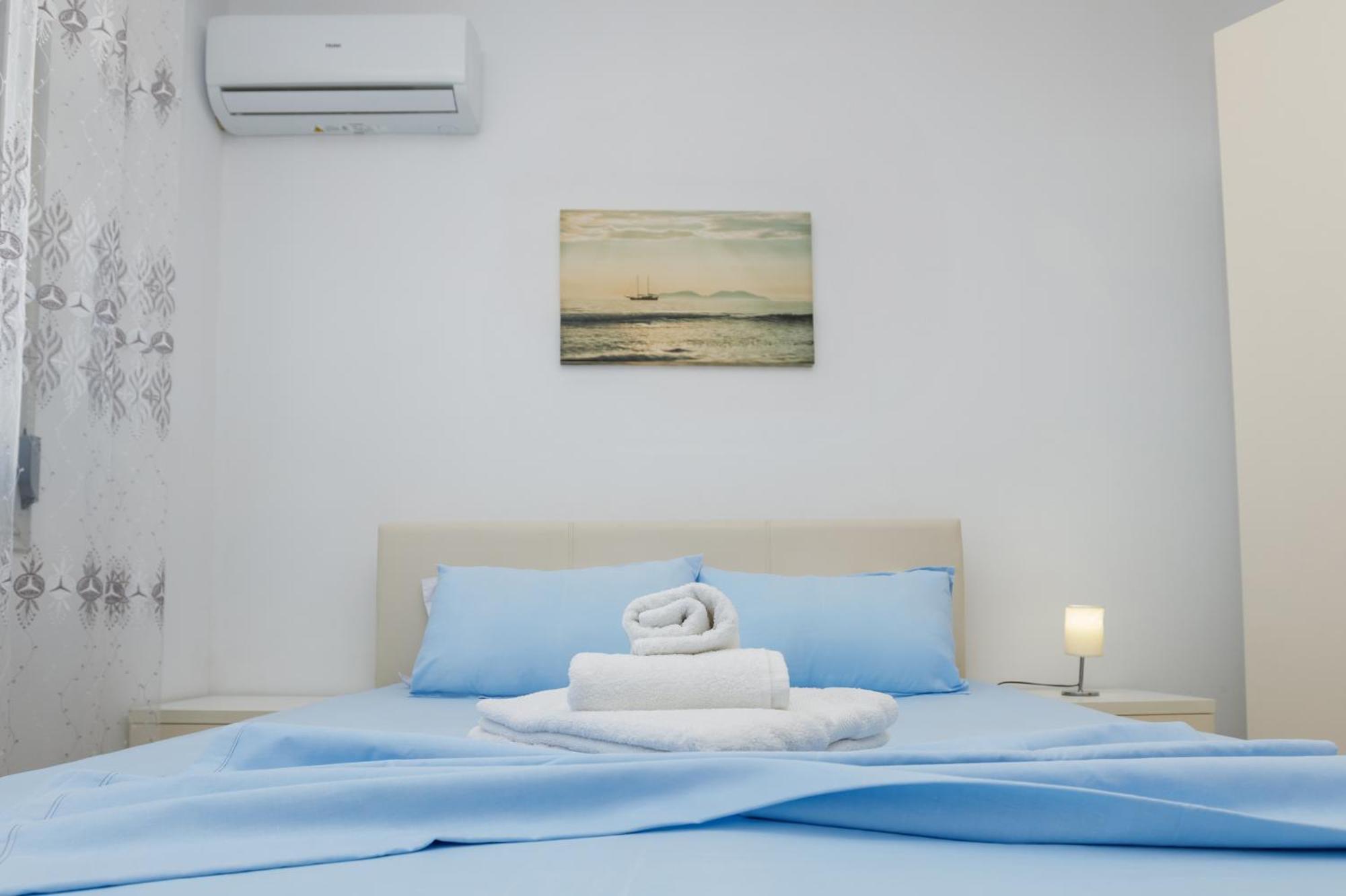 Gus Apartament Vlorë Esterno foto