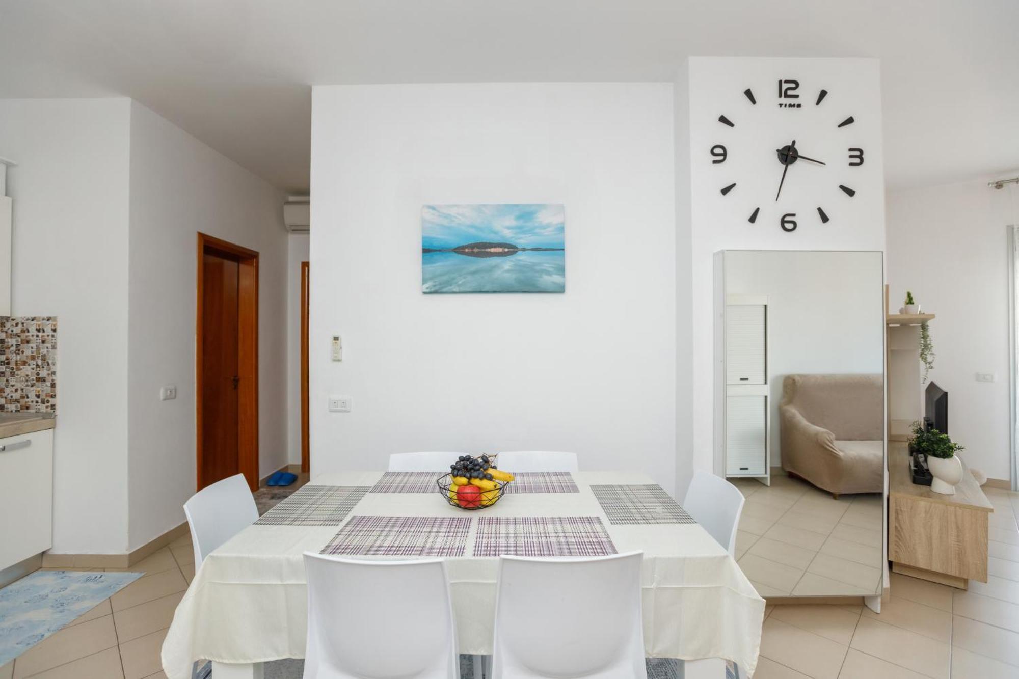 Gus Apartament Vlorë Esterno foto