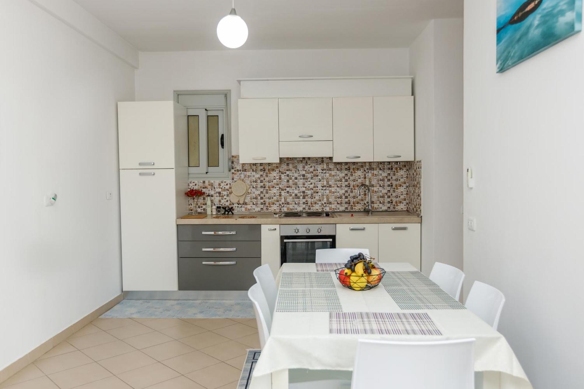 Gus Apartament Vlorë Esterno foto