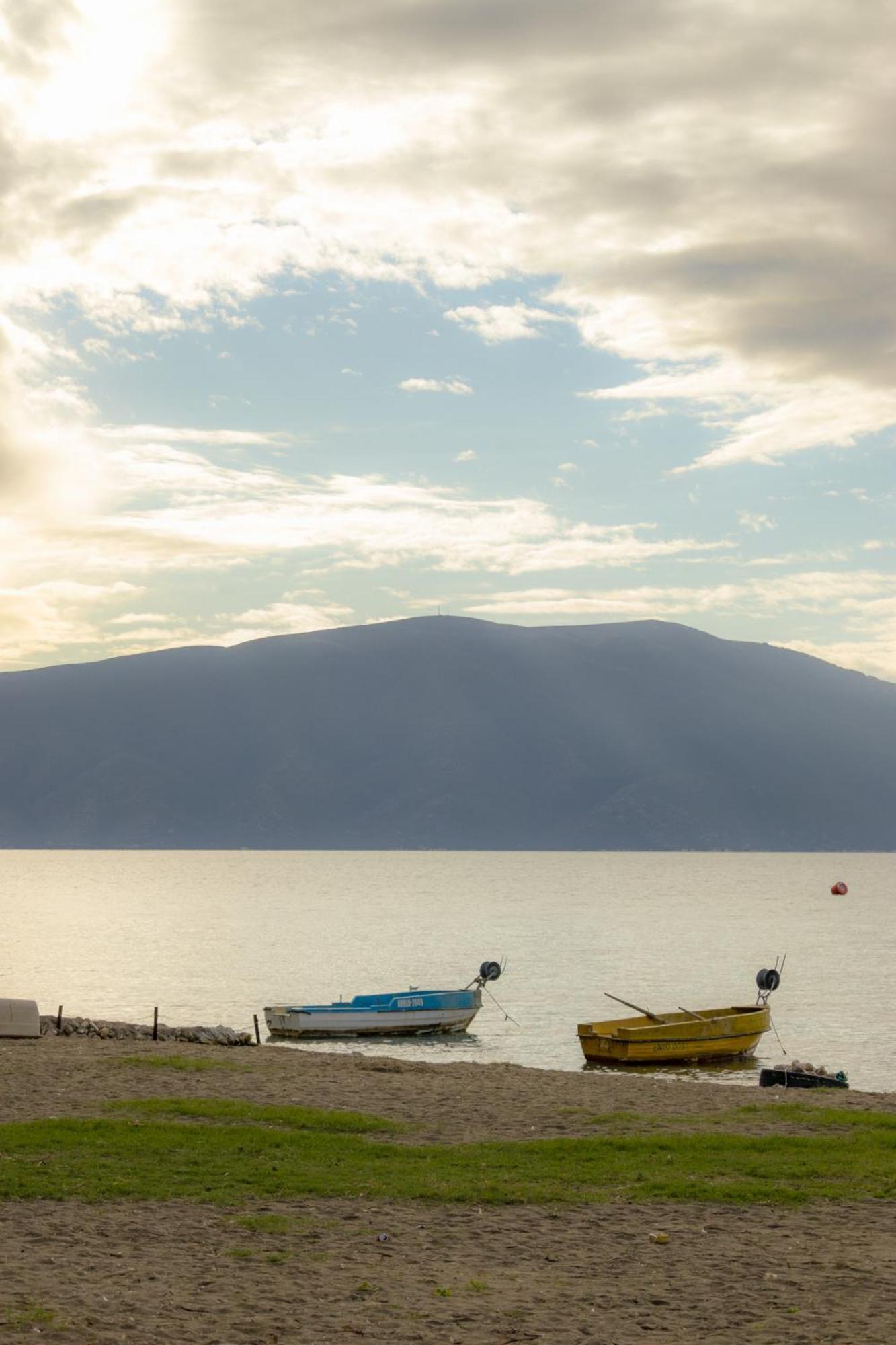 Gus Apartament Vlorë Esterno foto